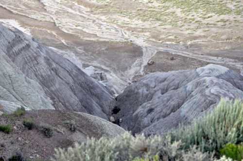 Looking down onto the actual trail from the Blue Mesa overlook